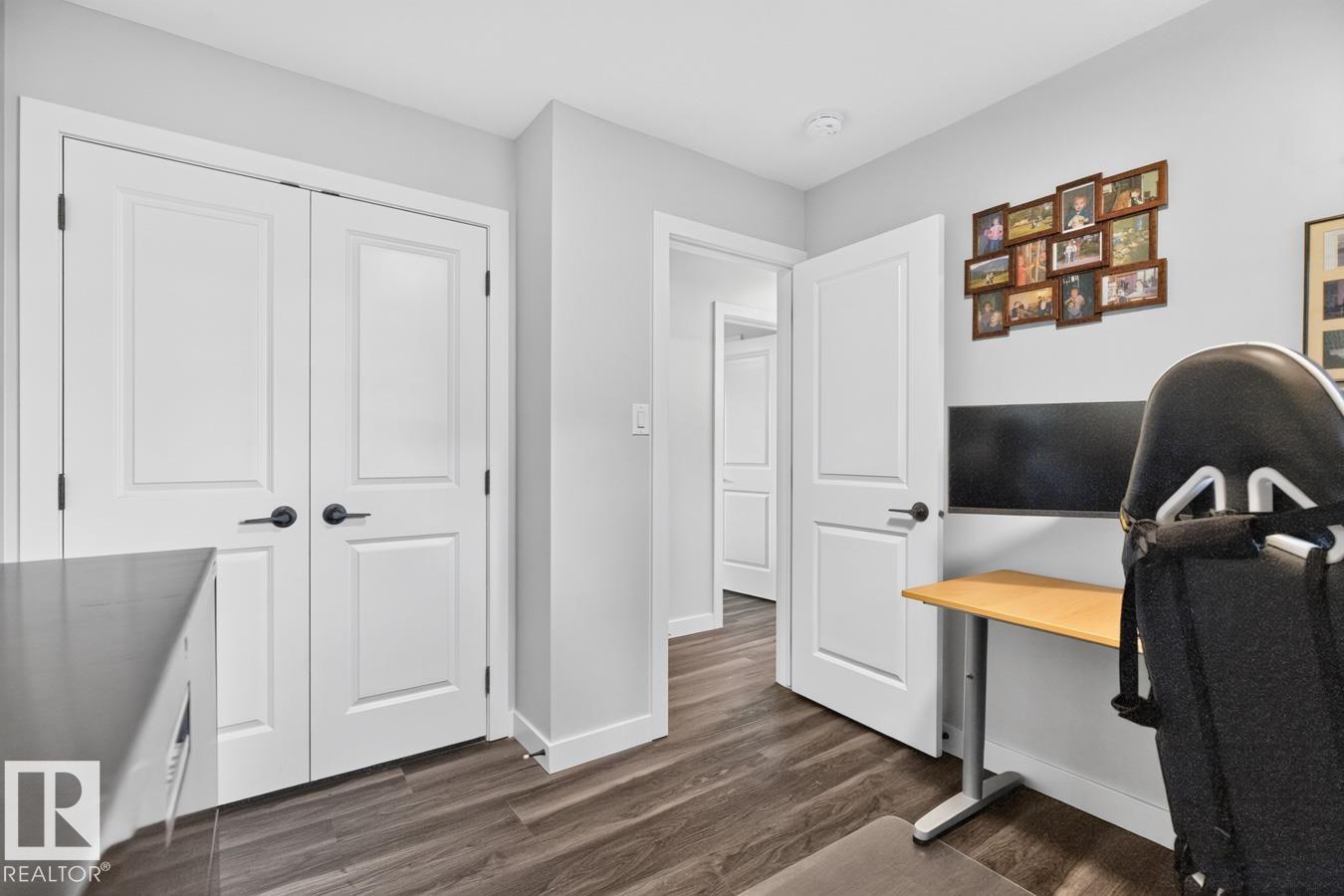 7404 92 AV NW - 20