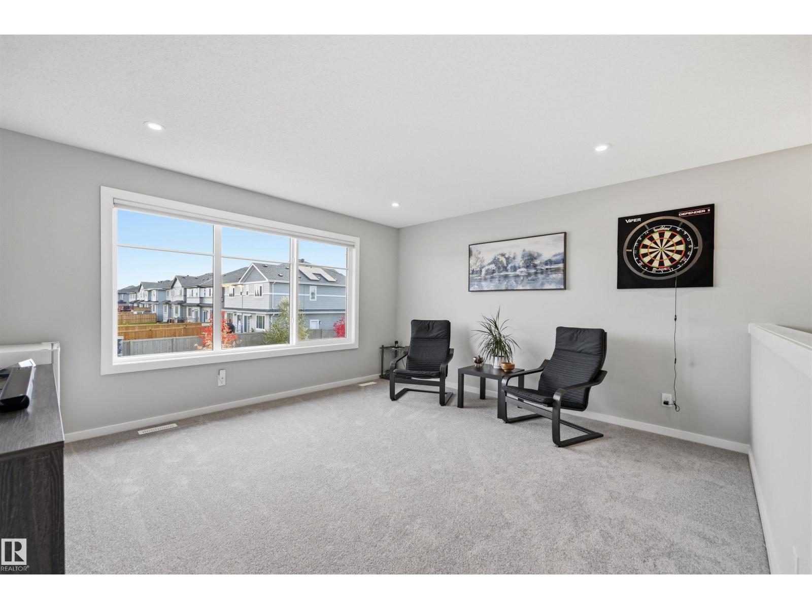168 Larch Crescent, photo 24