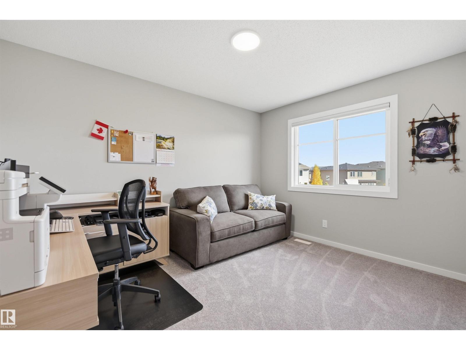 168 Larch Crescent, photo 32