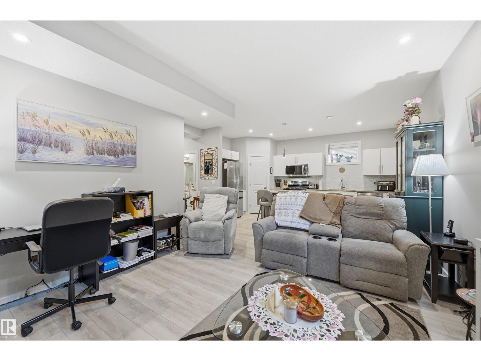 168 Larch Crescent, photo 39