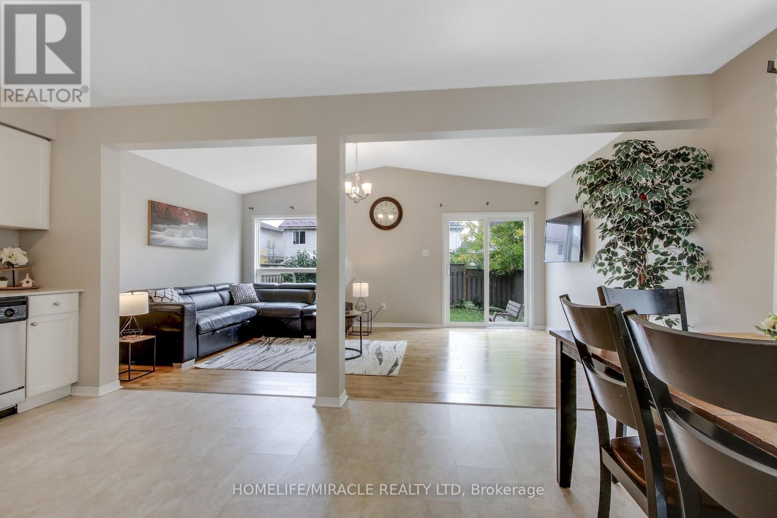 1827 BLOOM CRESCENT, London North (North C) — photo 11