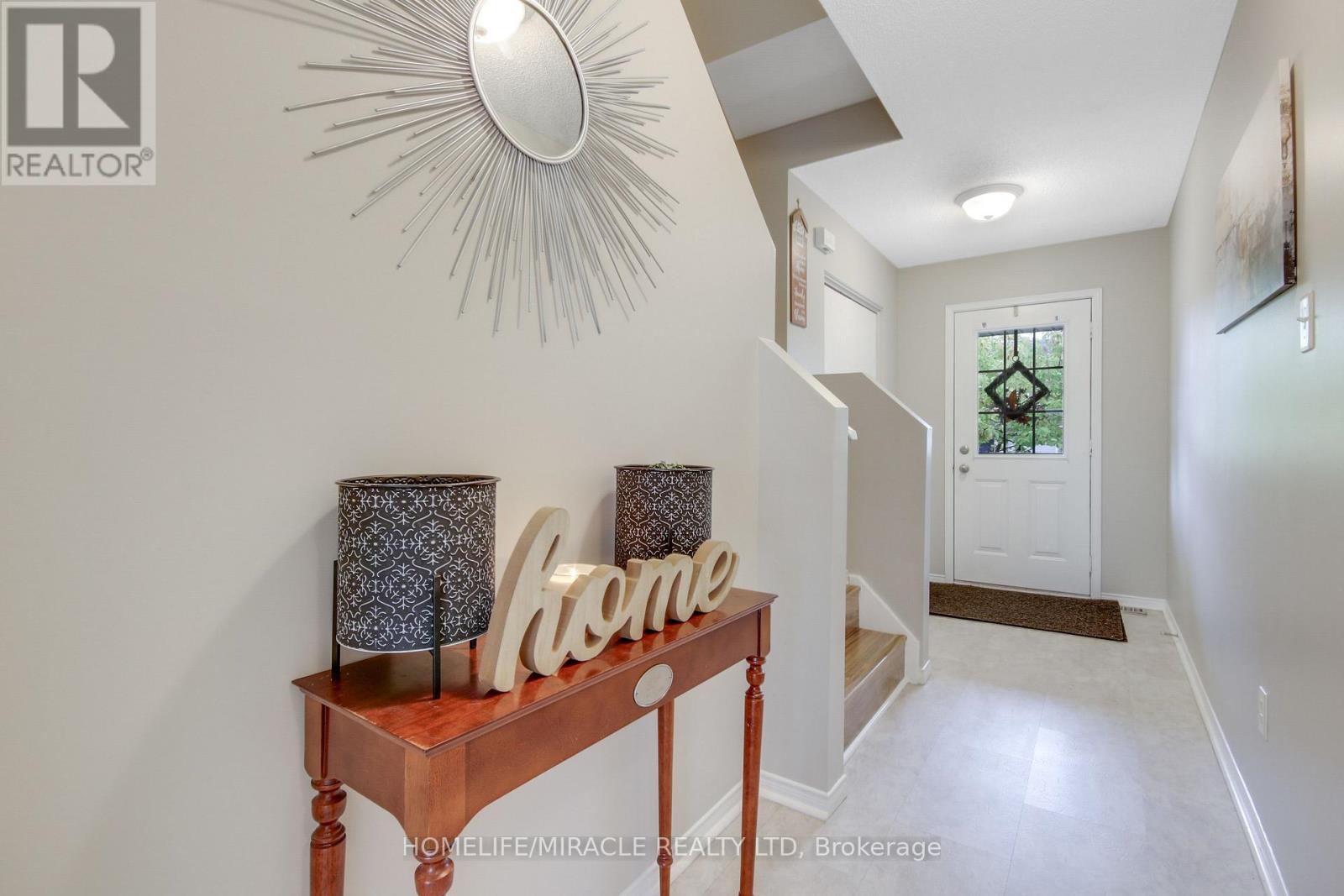 1827 BLOOM CRESCENT, London North (North C) — photo 3