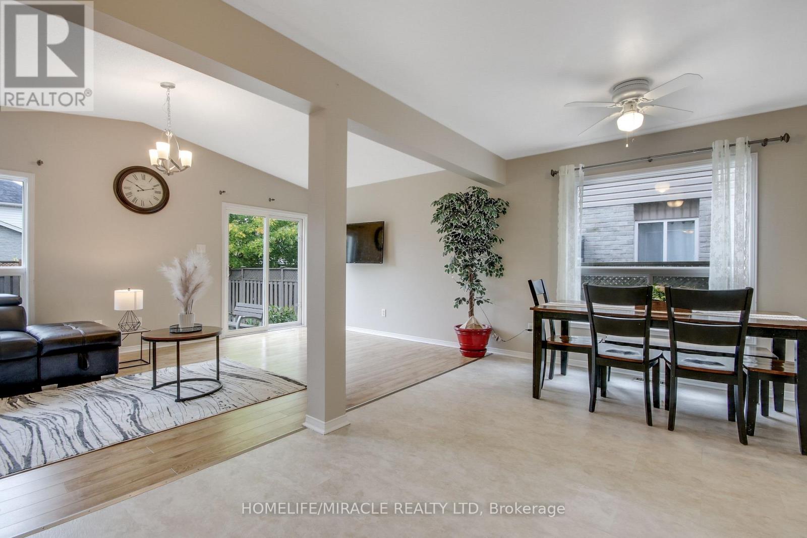 1827 BLOOM CRESCENT, London North (North C) — photo 8