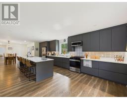 400 Raymond Road, Muskoka Lakes, ON P1L1X4 Photo 9