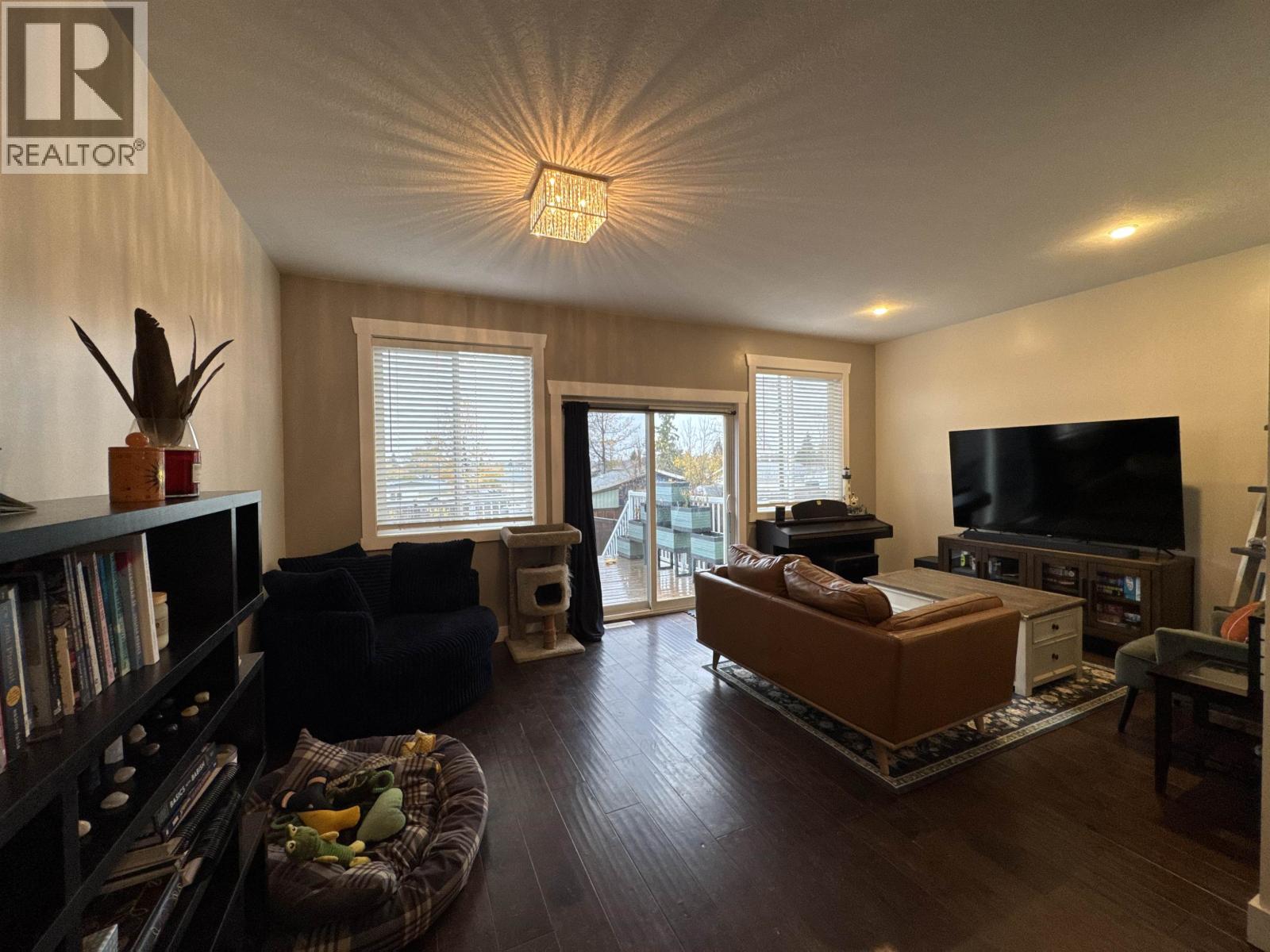 8618 74 STREET - 6