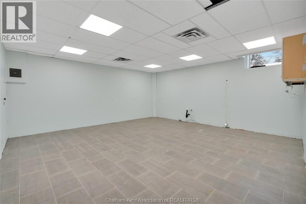 1585 Ouellette Avenue — photo 31