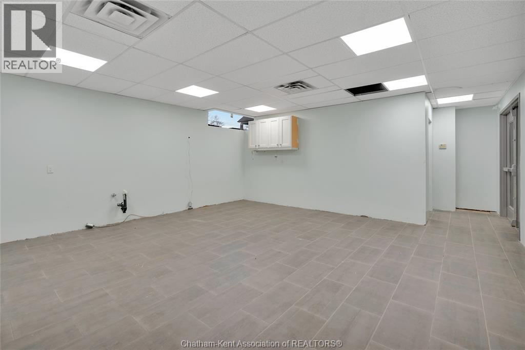 1585 Ouellette Avenue — photo 32