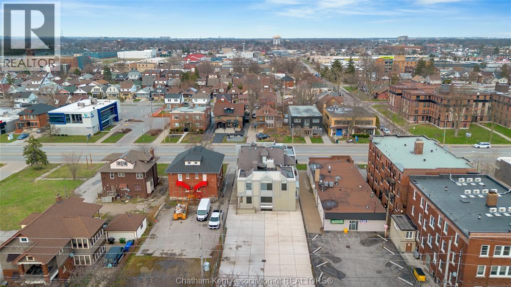 1585 Ouellette Avenue — photo 43