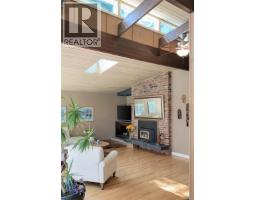 Living room - 8508 Emard Terr, North Saanich, BC V8L1K3 Photo 14