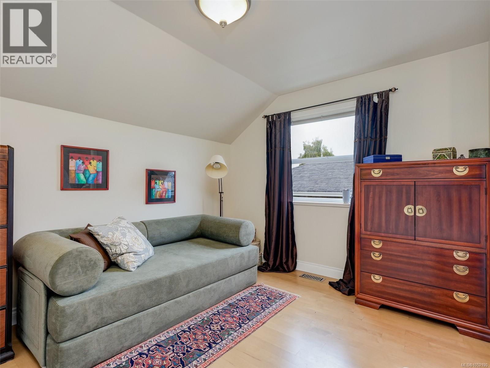 134 Clarence St - 35