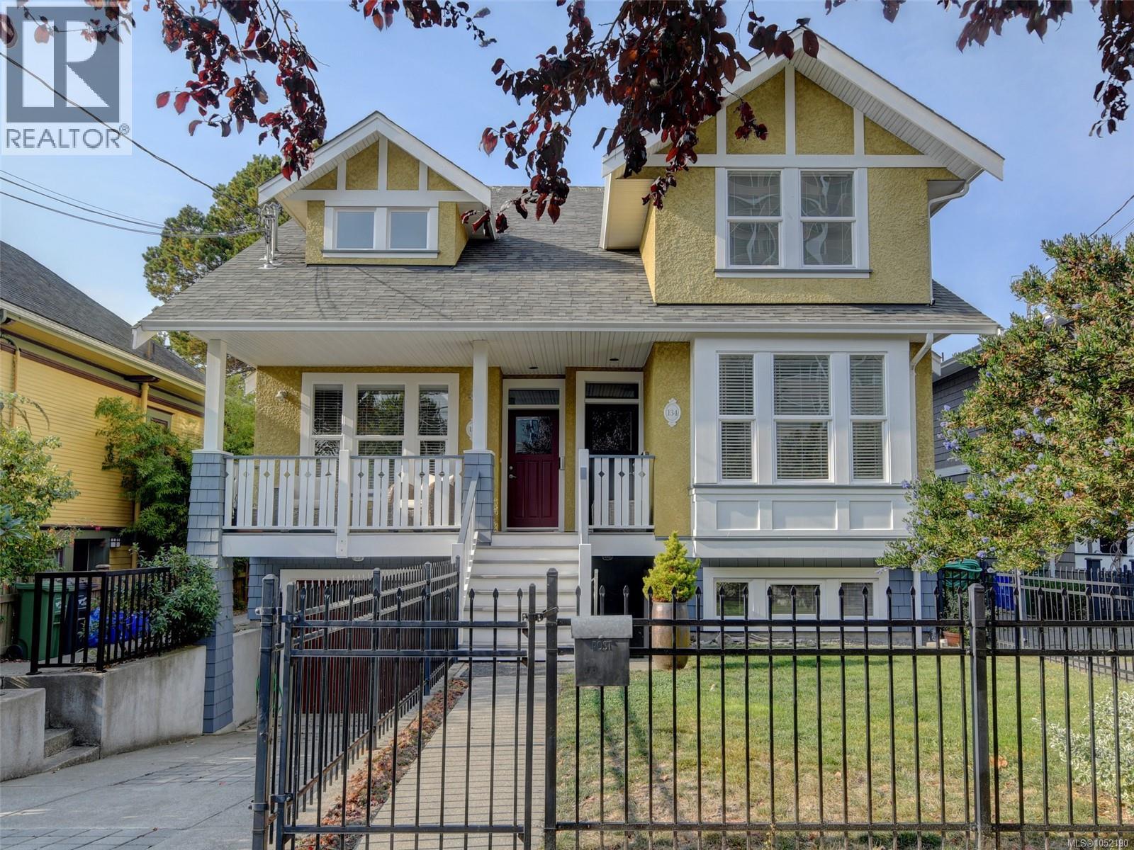 134 Clarence St - 1