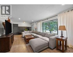 Living room - 881 Mcgillivray Street, Kamloops, BC V2B5R5 Photo 6