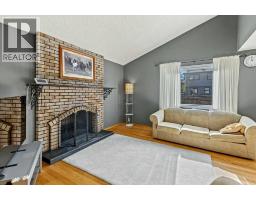 28, 76 Cedardale Crescent SW - photo 3