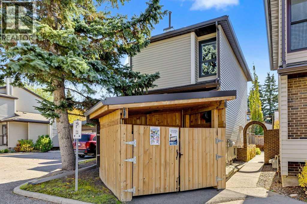 #28 76 Cedardale Crescent SW - 31