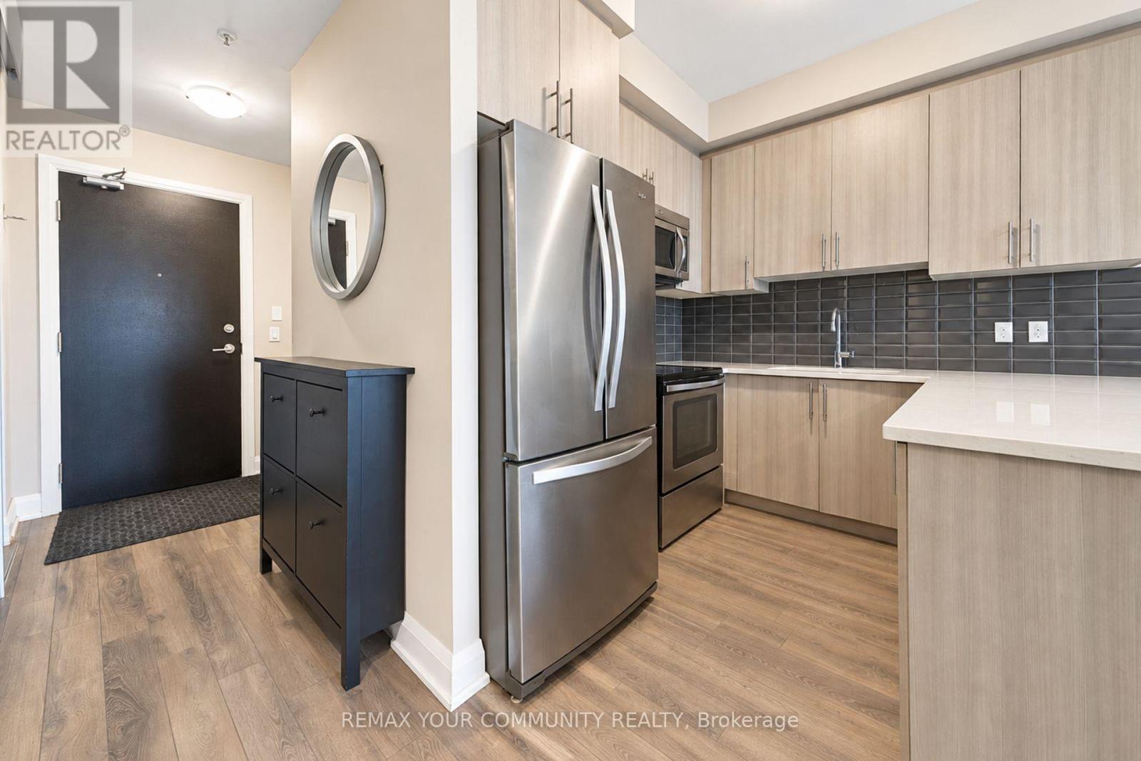 #907 55 YORKLAND BOULEVARD - 8