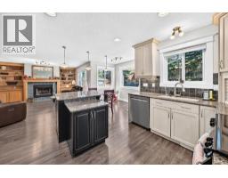 Bedroom - 249 Chinook Drive, Cochrane, AB T4C1E4 Photo 10