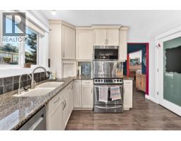 Primary Bedroom - 249 Chinook Drive, Cochrane, AB T4C1E4 Photo 9