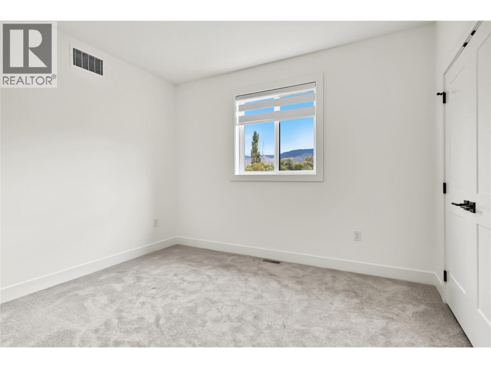 302 Sumac Road W - 22