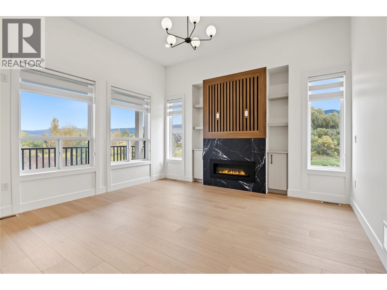 302 Sumac Road W - 25