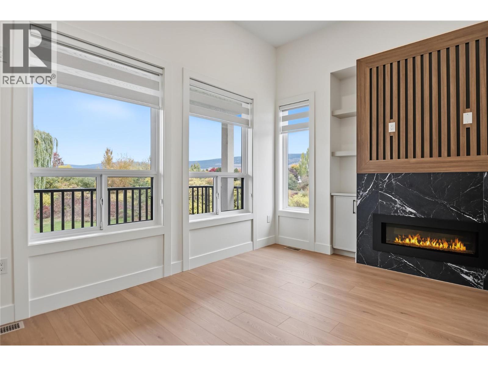 302 Sumac Road W - 26