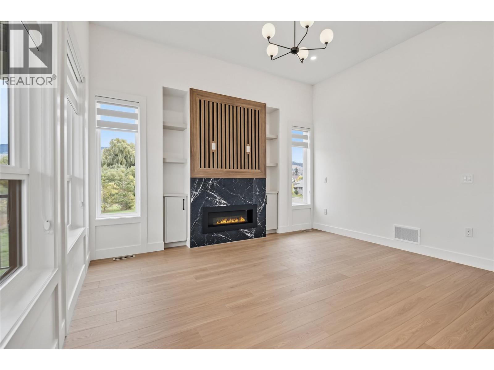 302 Sumac Road W - 27