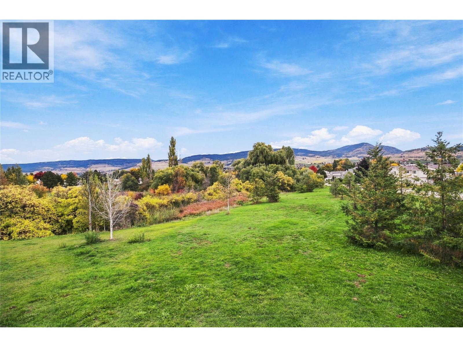302 Sumac Road W - 33