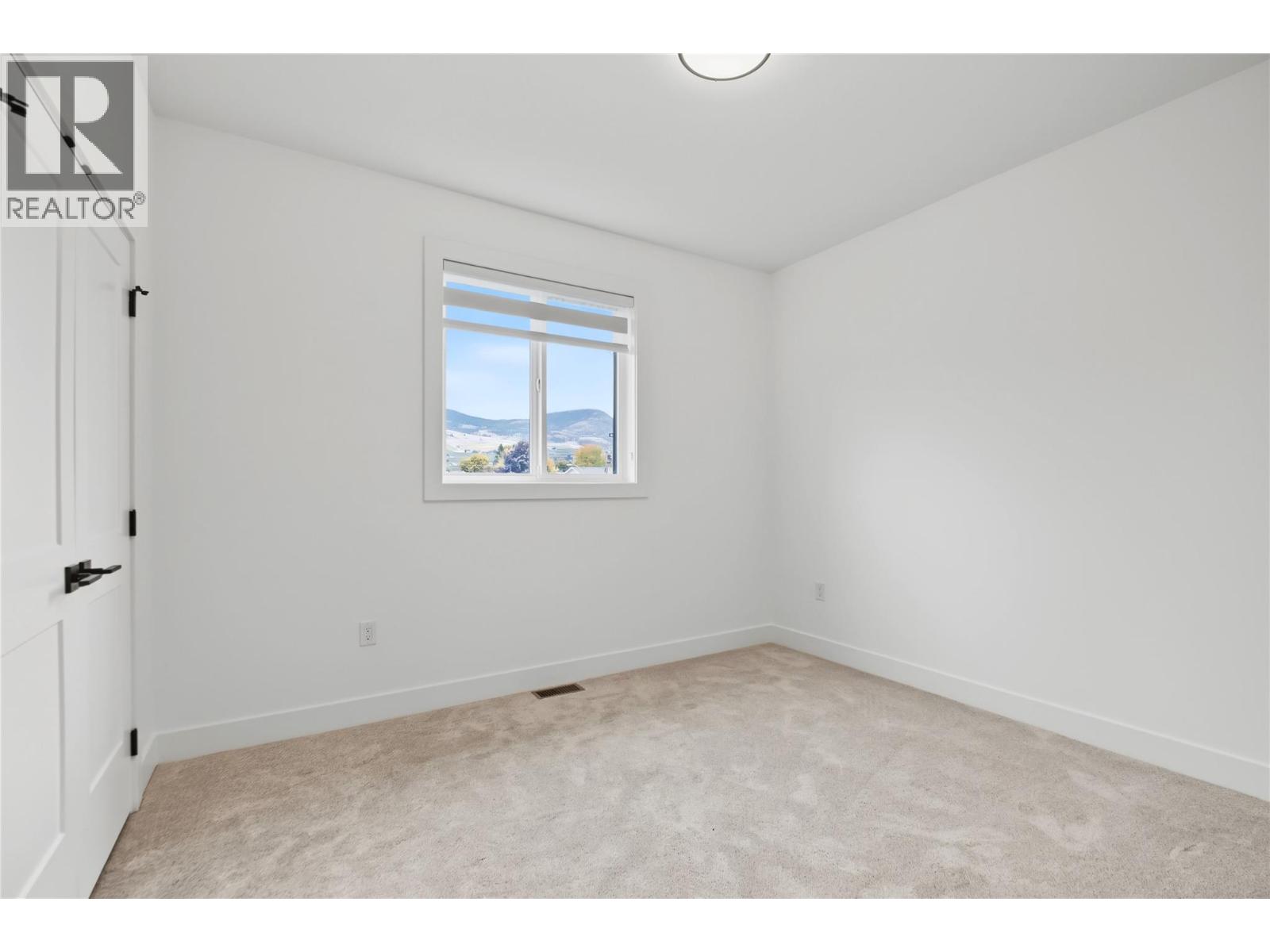 302 Sumac Road W - 42