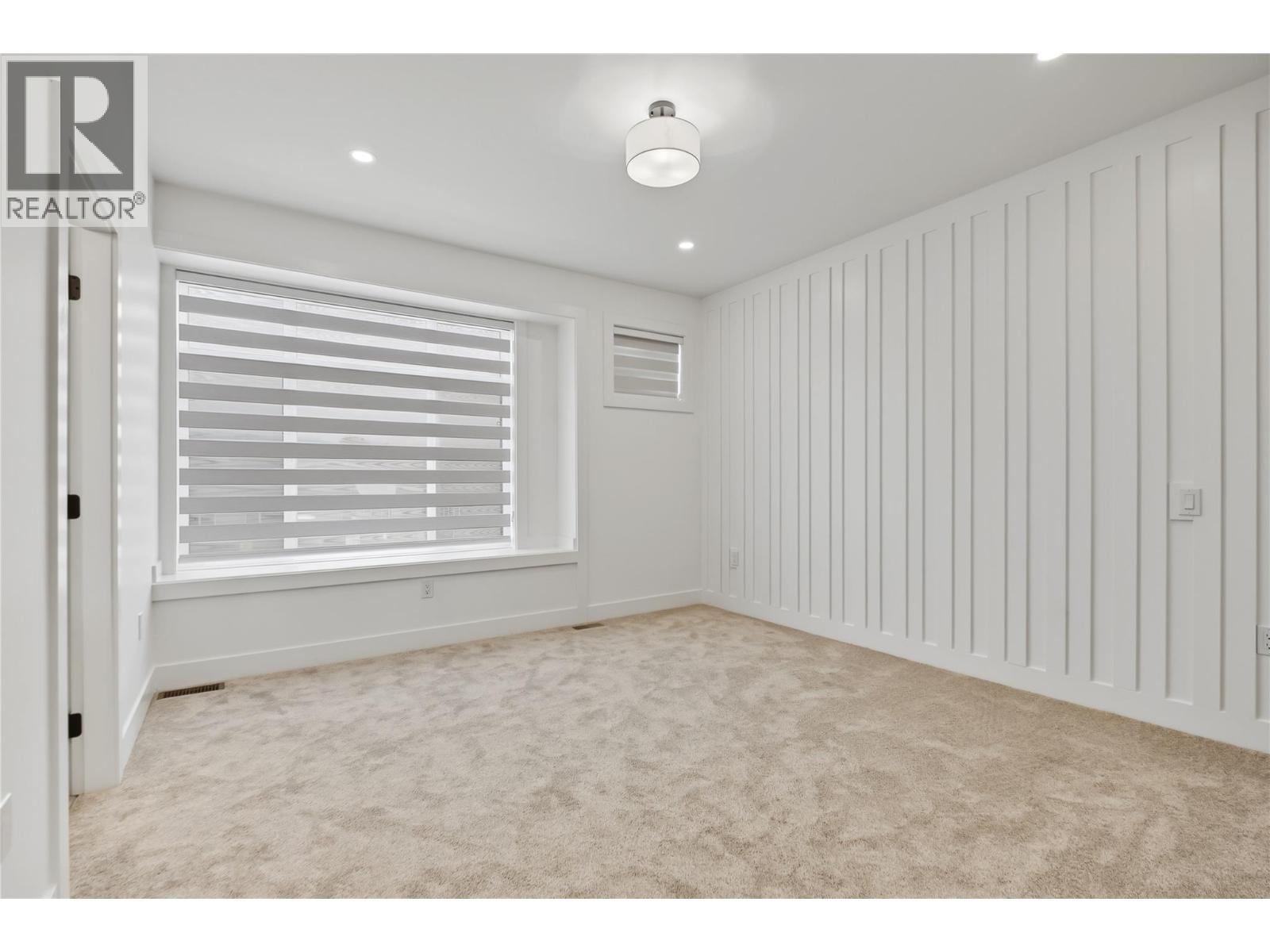 302 Sumac Road W - 43
