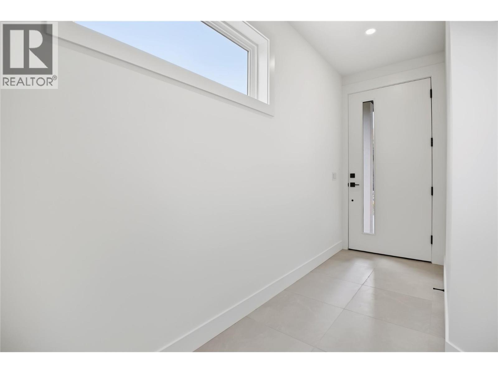 302 Sumac Road W - 8