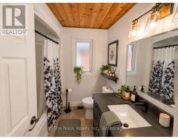 Bedroom 4 - 3 Midland Drive, Kawartha Lakes, ON K9V6B9 Photo 7