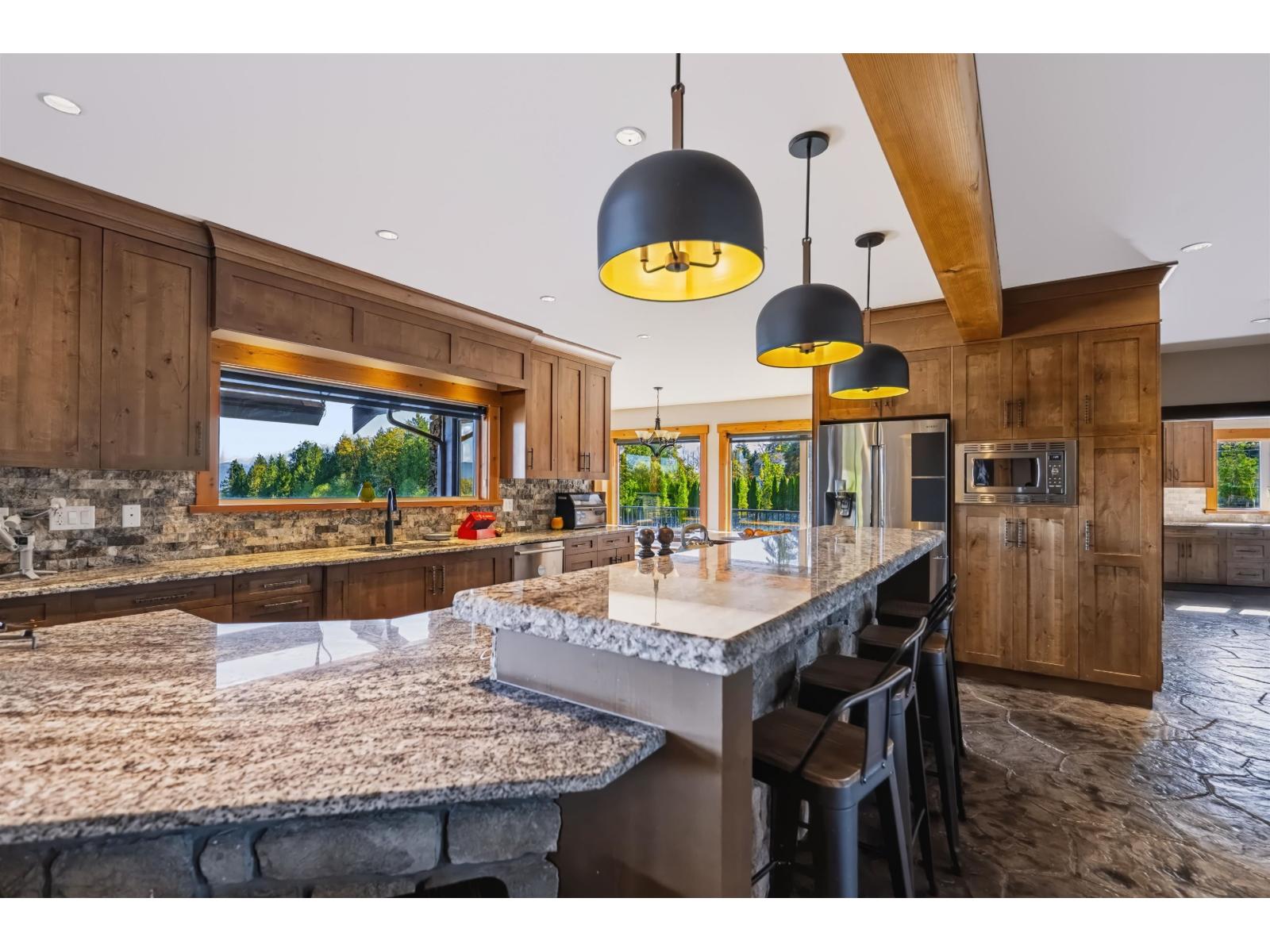 7 Bed, 5 Bath House for Sale in Abbotsford – 7460 BRADNER ROAD, Abbotsford – MLS# R3174686 - Image 9