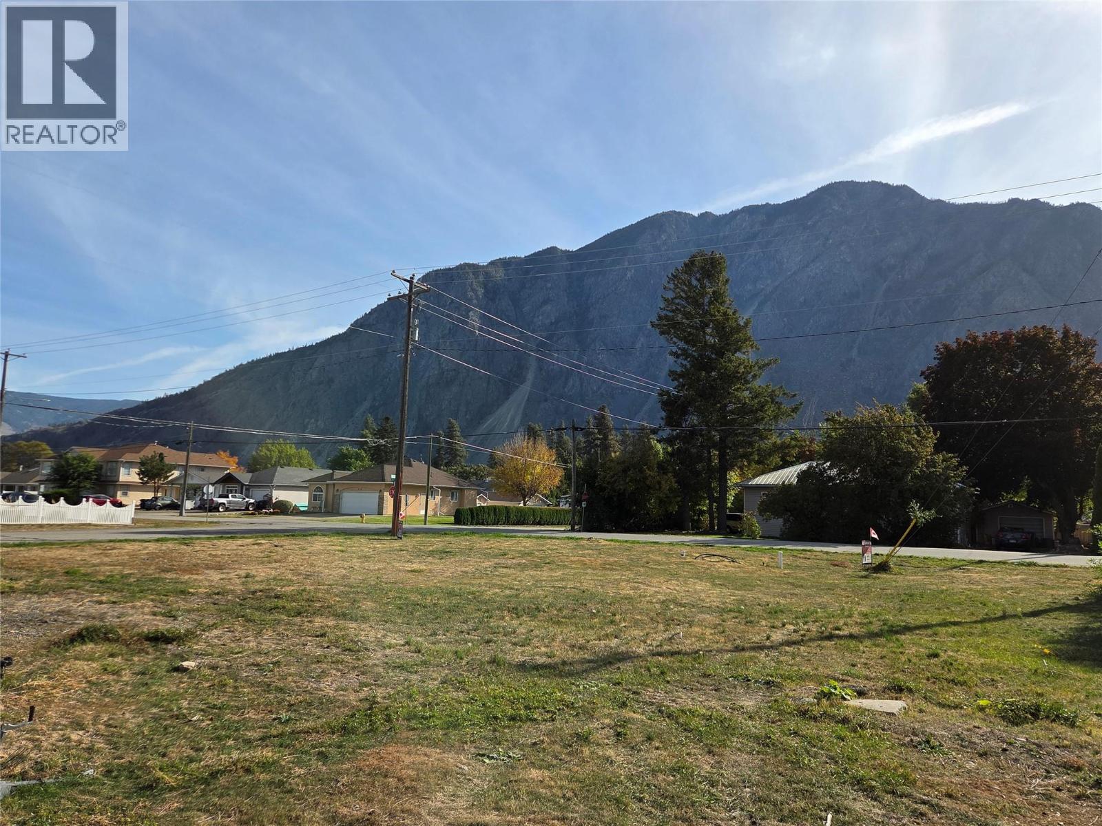  424 10th Avenue, Keremeos - Image 1