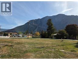 424 10th Avenue, Keremeos, BC V0X1N3 Photo 8
