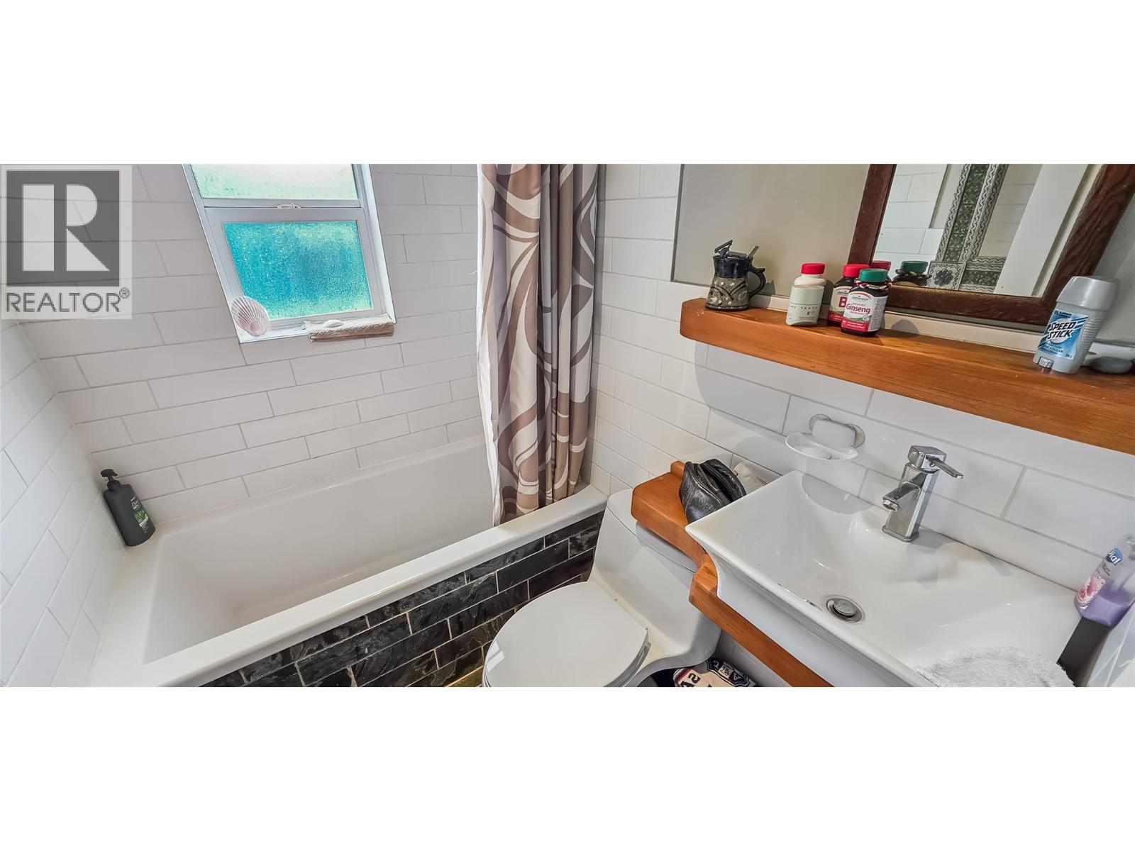 468 Sixth Avenue - 41
