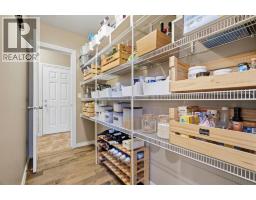 Bedroom - 76 Crystal Green Drive, Okotoks, AB T1S2N7 Photo 11