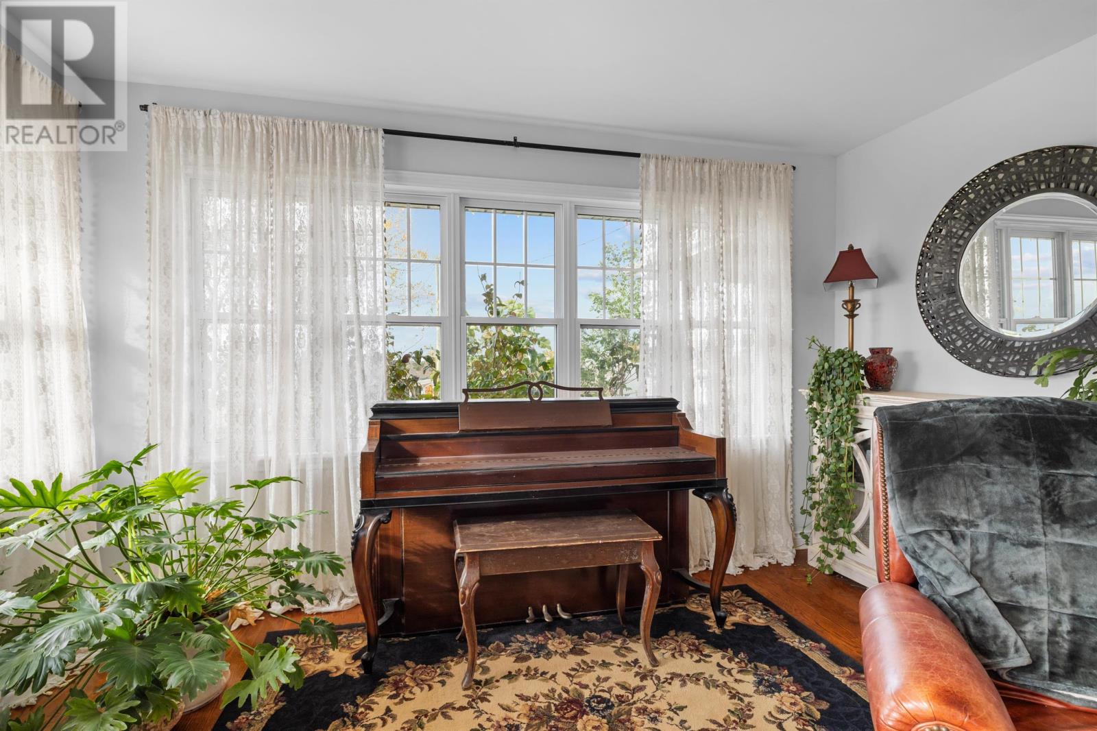 472 Bradford Road - 11