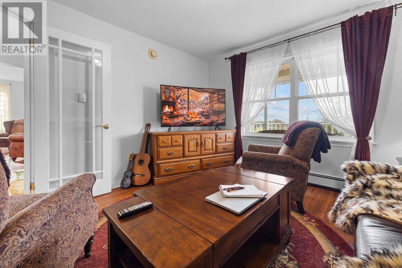 472 Bradford Road - 13