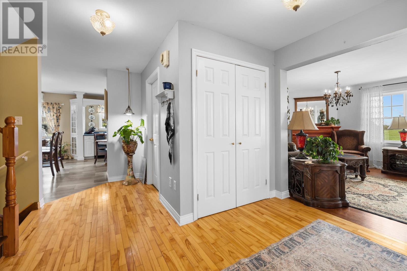 472 Bradford Road - 14