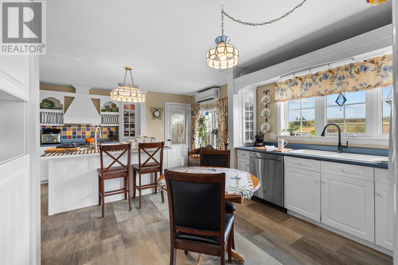 472 Bradford Road - 17