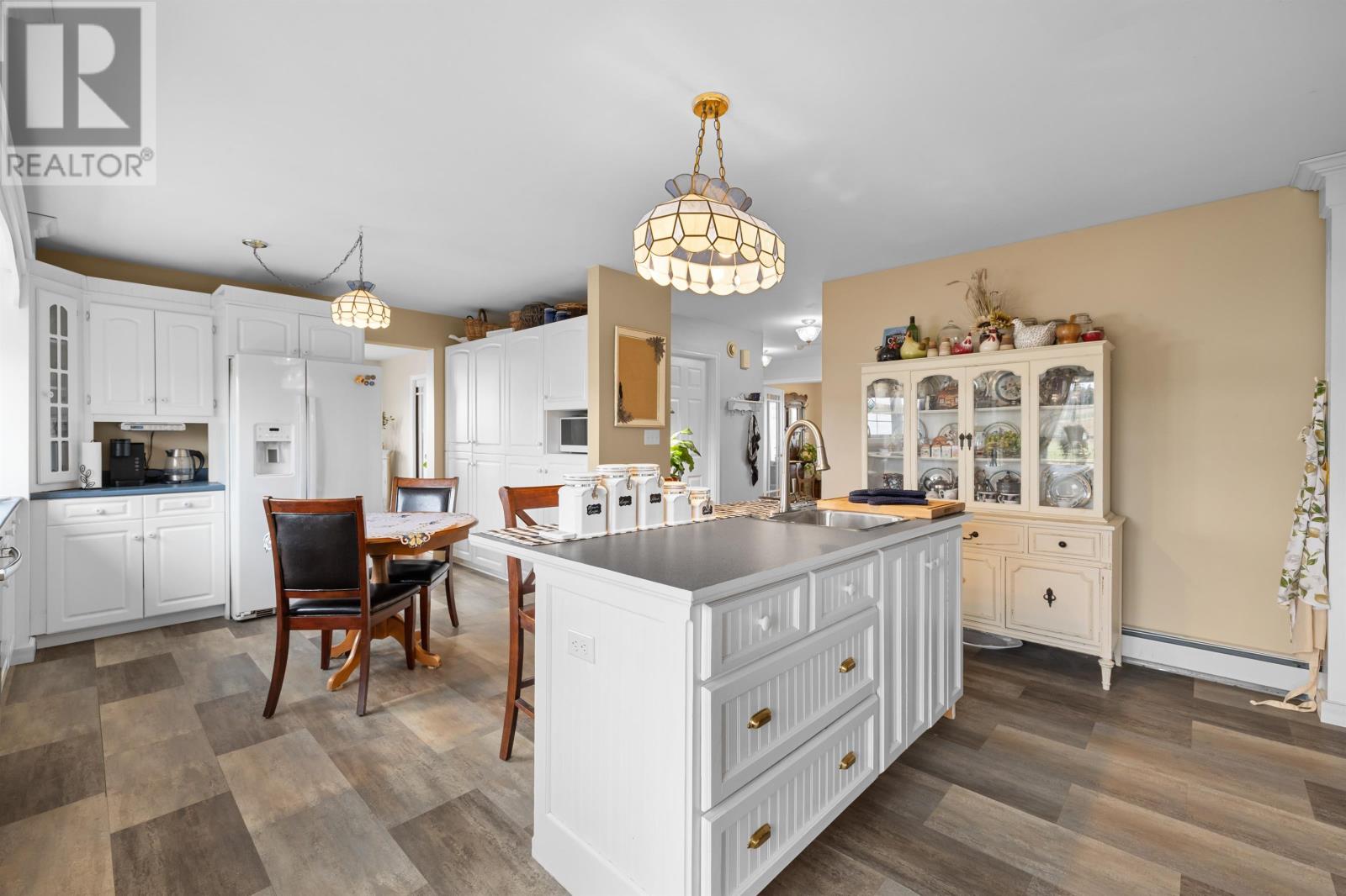 472 Bradford Road - 21