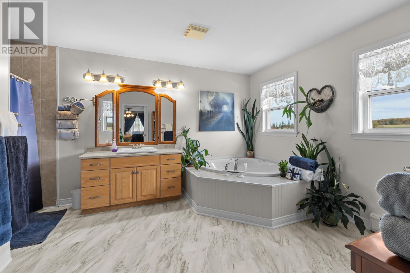 472 Bradford Road - 28