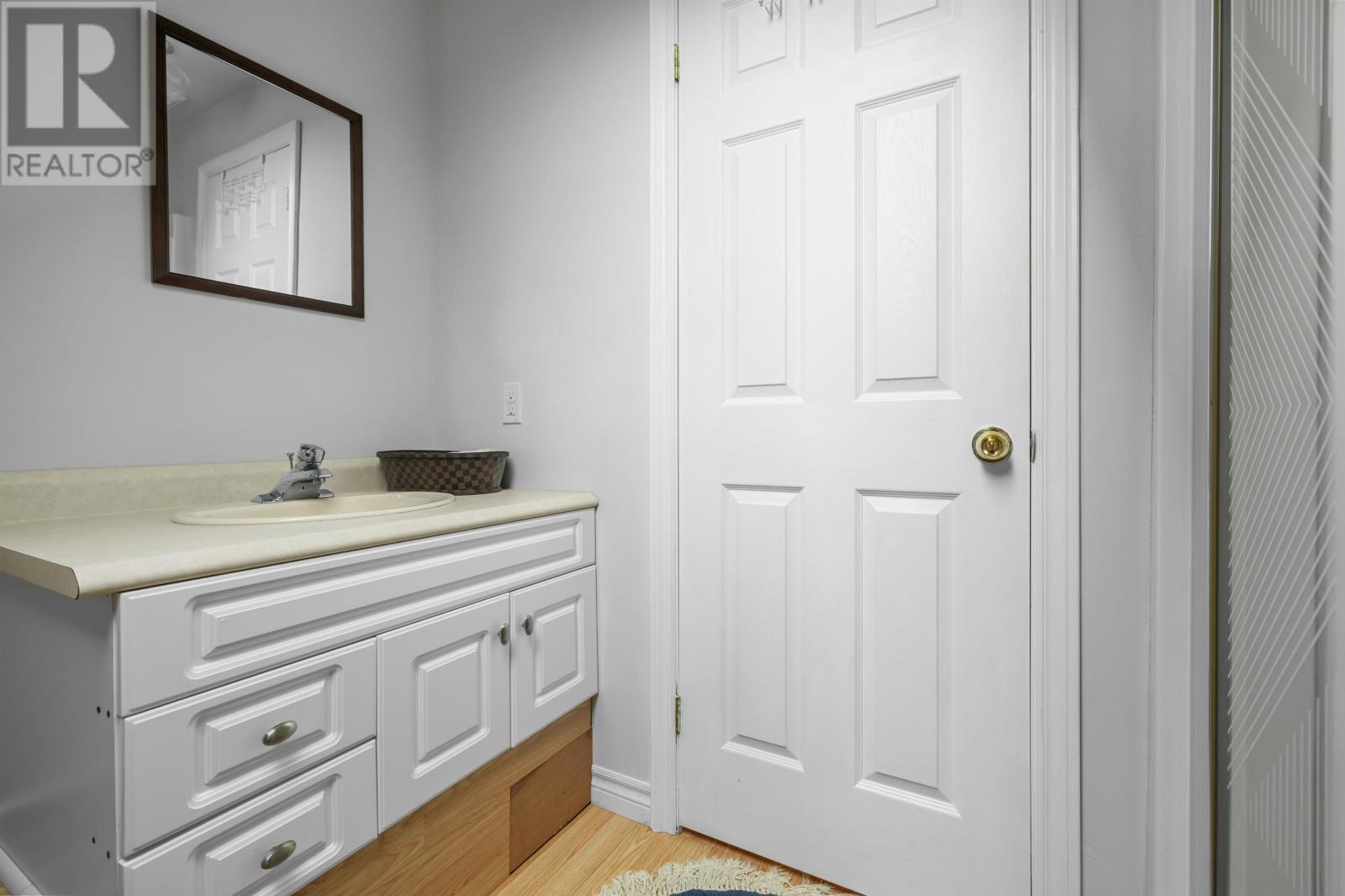 472 Bradford Road - 34