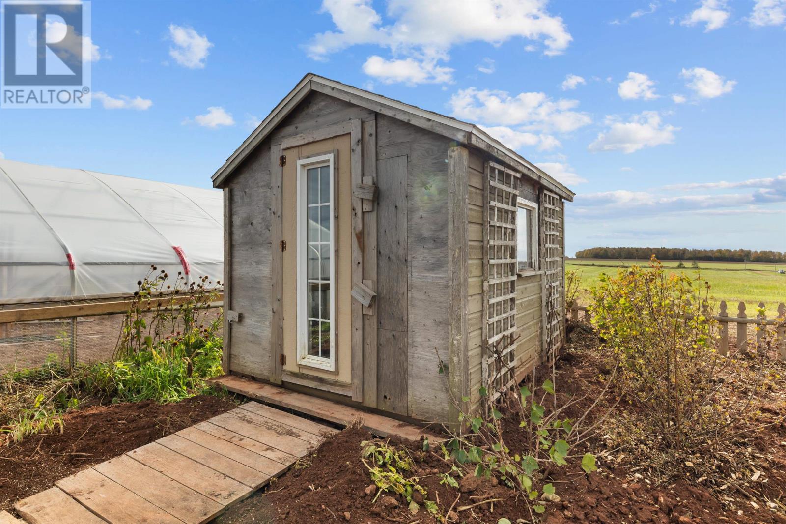 472 Bradford Road - 47