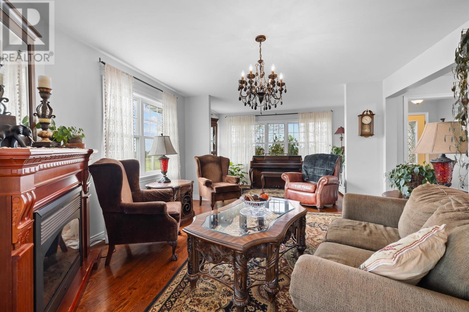 472 Bradford Road - 9