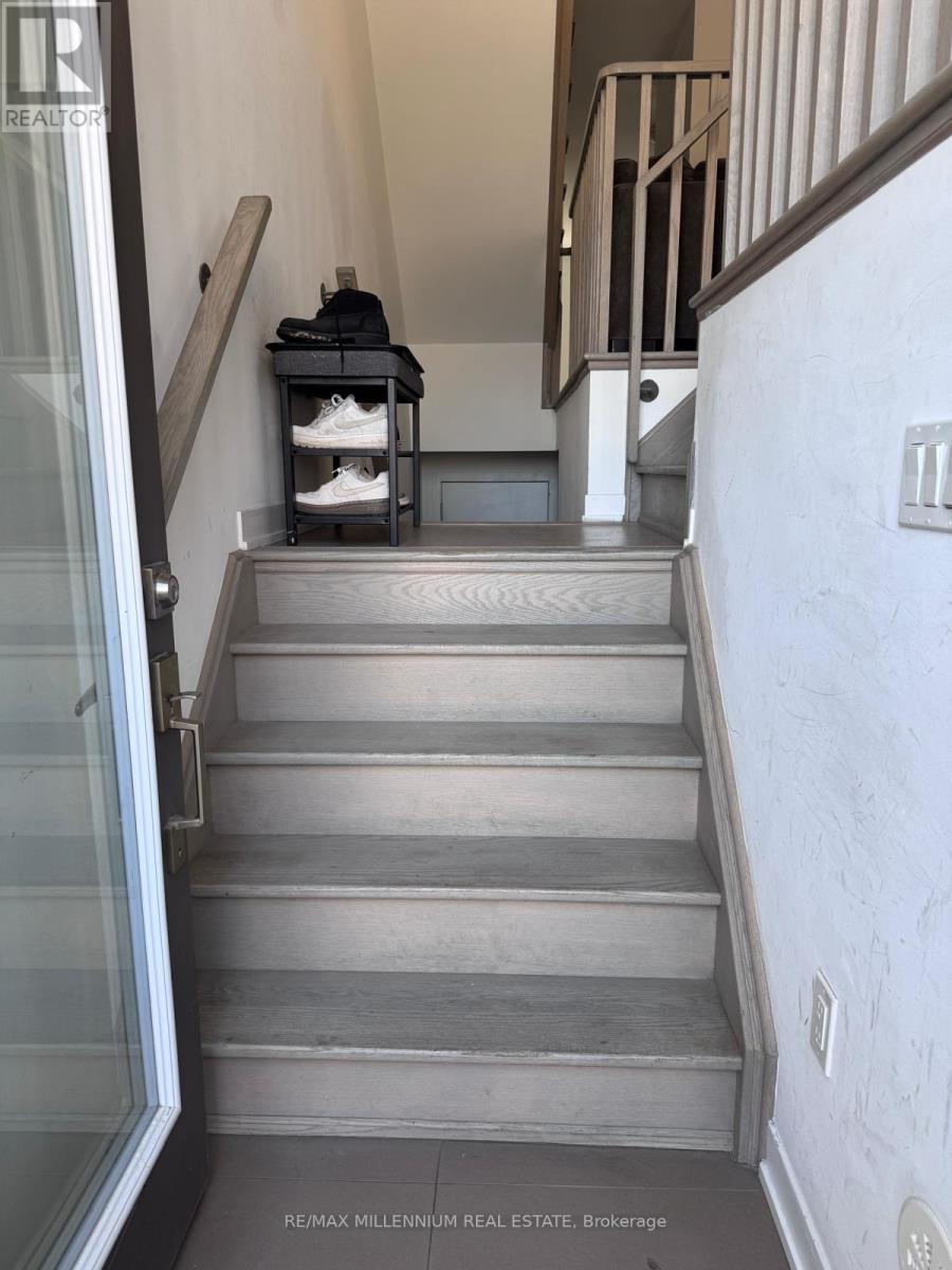 54 HOOYO TERRACE, Toronto (Englemount-Lawrence) — photo 3