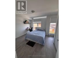 54 Hooyo Terrace, Toronto, ON M6A0G1 Photo 13