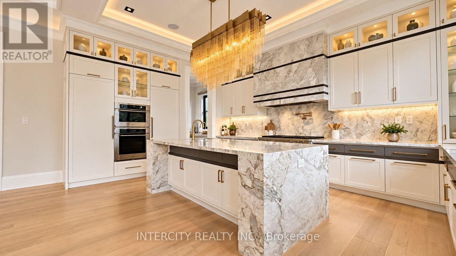 1 Silvergrove Road, Toronto, ON photo 8