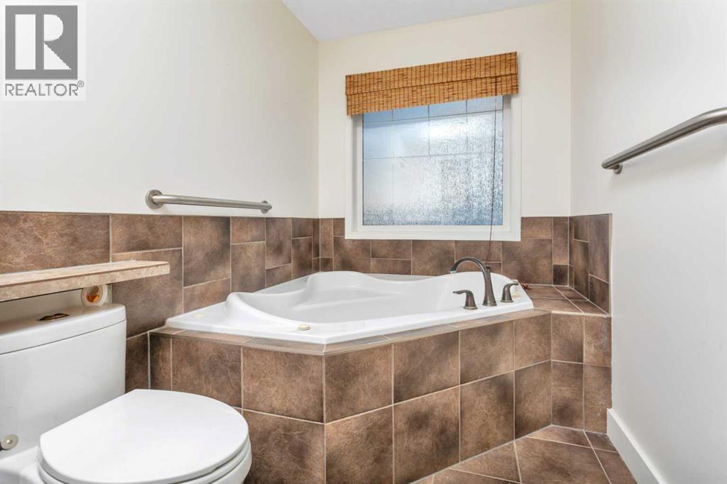 Listing photo – 1 Ralston Place, Sylvan Lake
