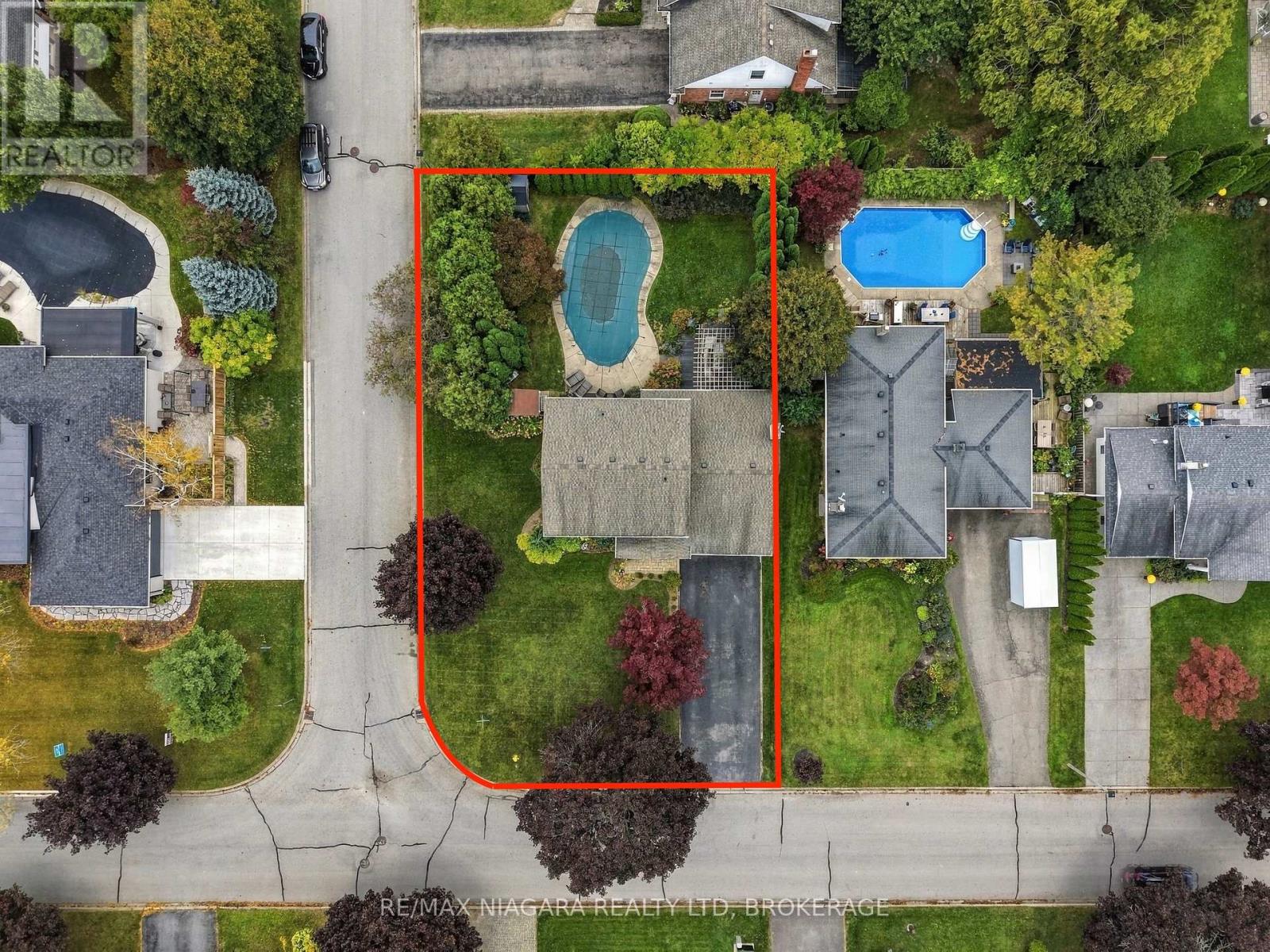 7 Colonel Butler Crescent — photo 46