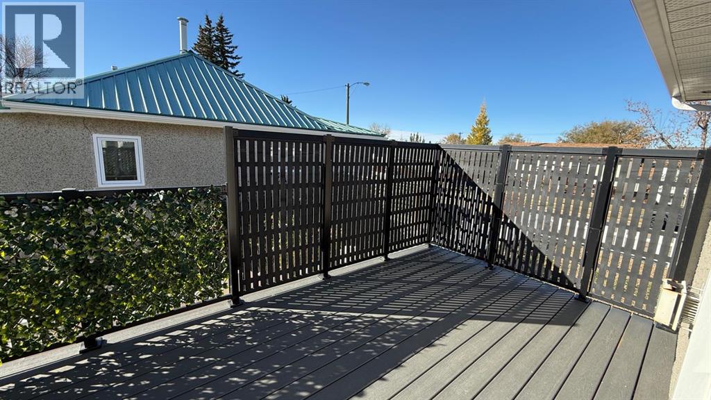 307 4 Avenue W - 21